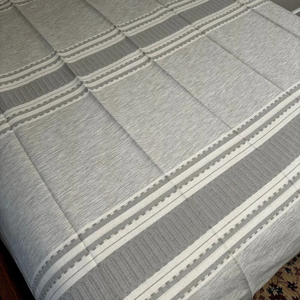 Hand loom Queen Size Cotton Bedspread.